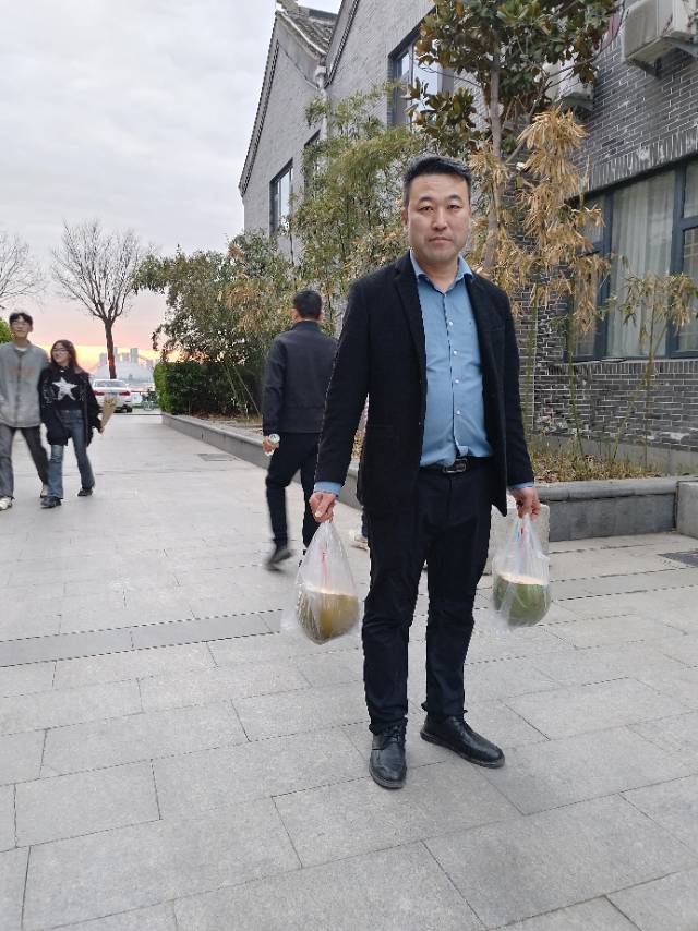 找搭子