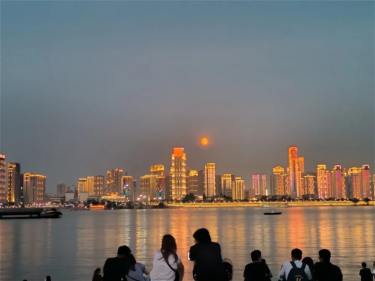 找搭子