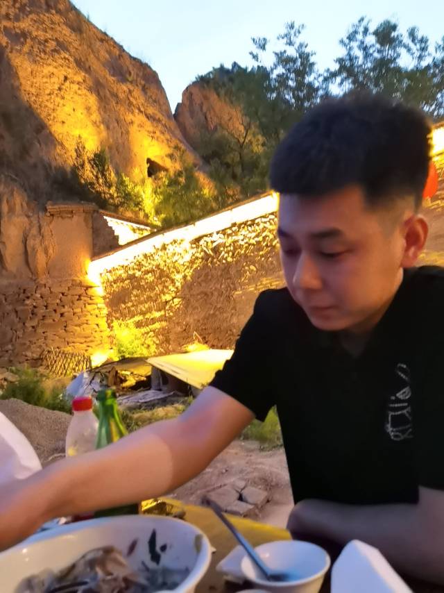 找搭子