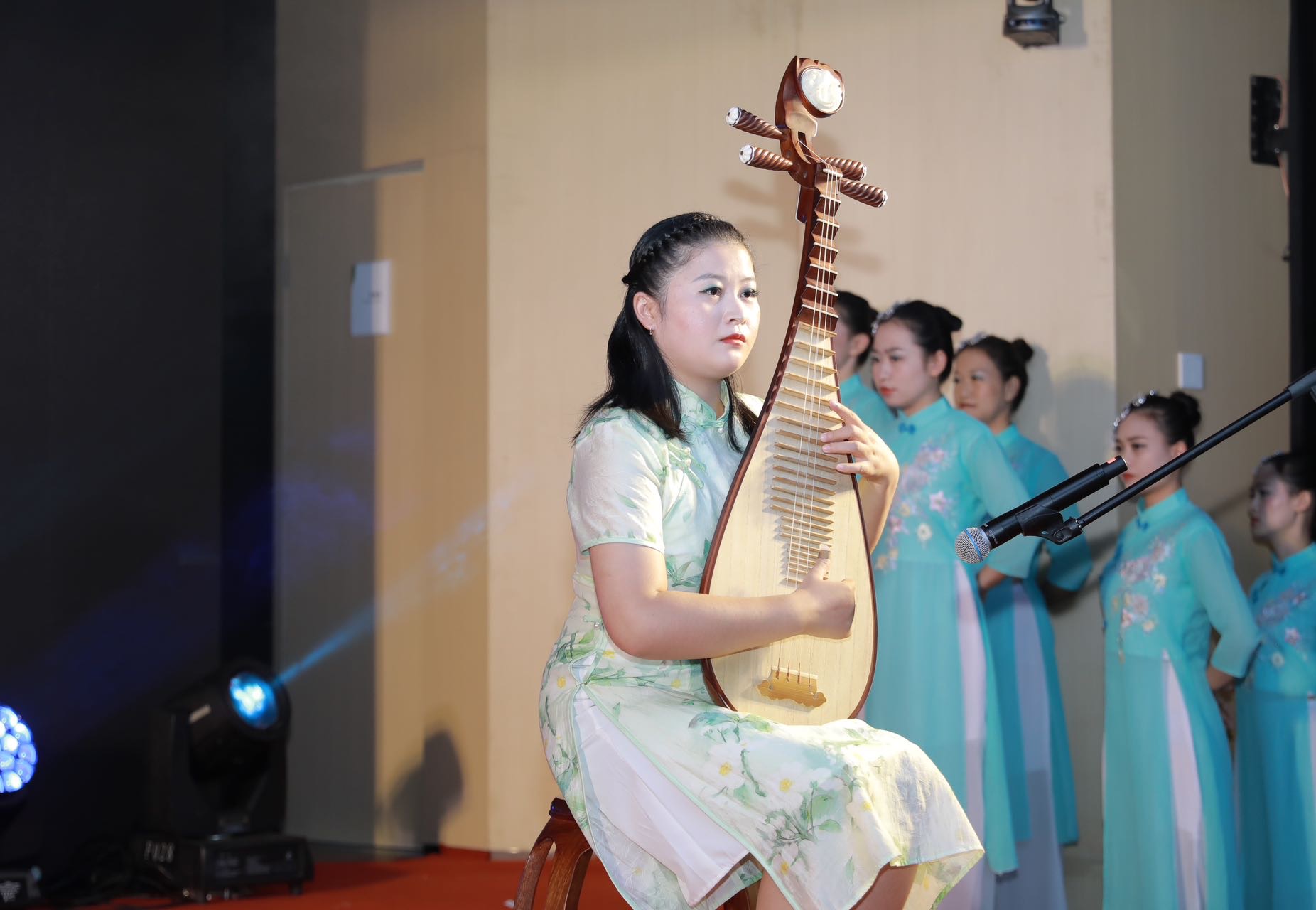找搭子
