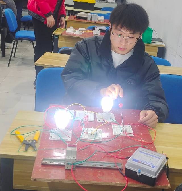 找搭子